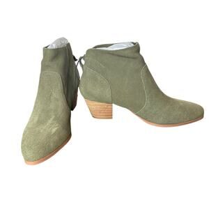Violet and Red Olive Cupid Ankle Bootie 7 NWT